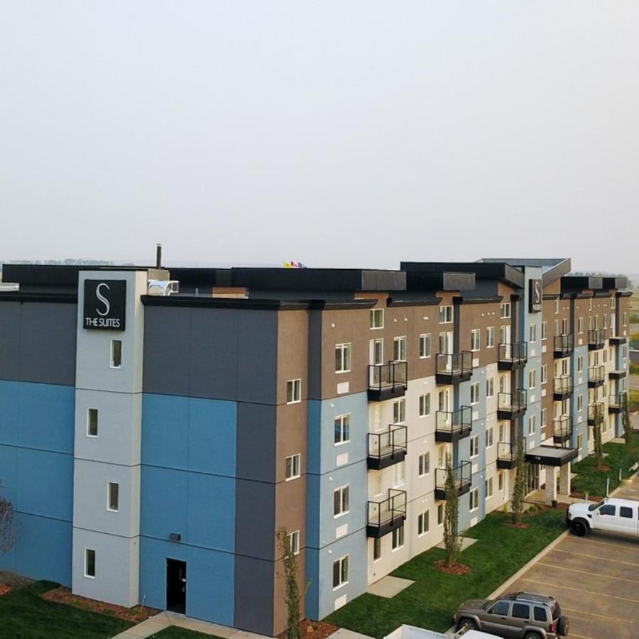 The Suites, Inn Hotels Red Deer Exterior photo